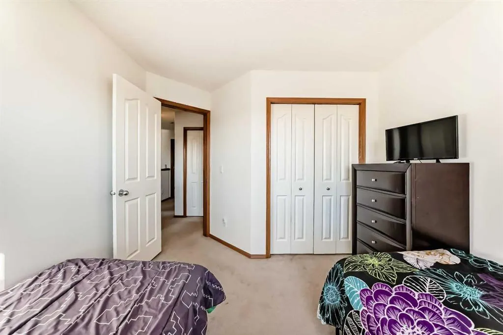 201 Cranberry Square SE