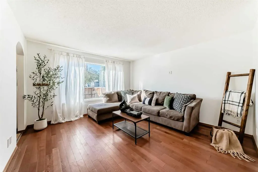 201 Cranberry Square SE