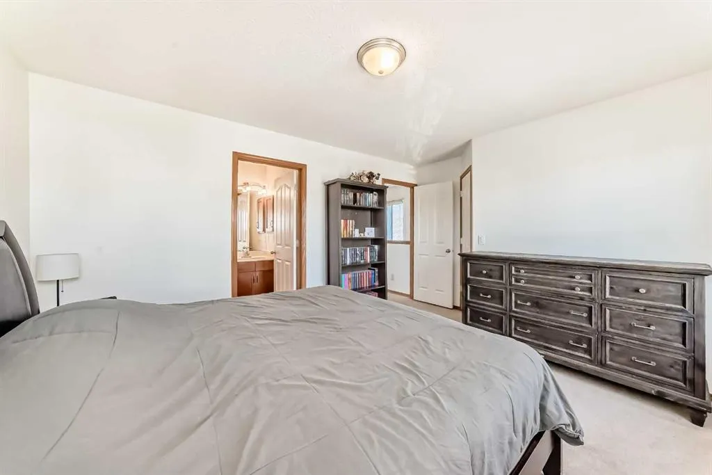 201 Cranberry Square SE