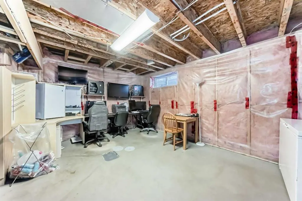 201 Cranberry Square SE