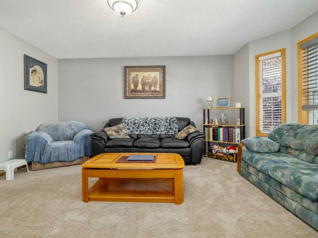 159 Cougar Crescent N