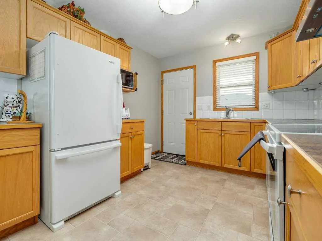 159 Cougar Crescent N