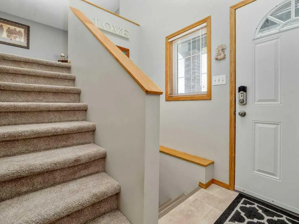 159 Cougar Crescent N