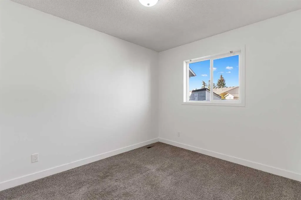 2 West Barrett Place
