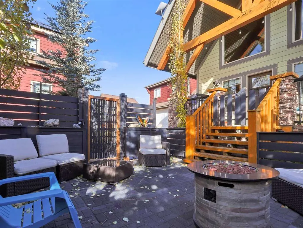 256 CottageClub Crescent