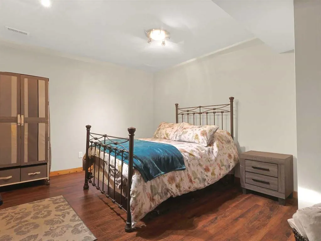 256 CottageClub Crescent