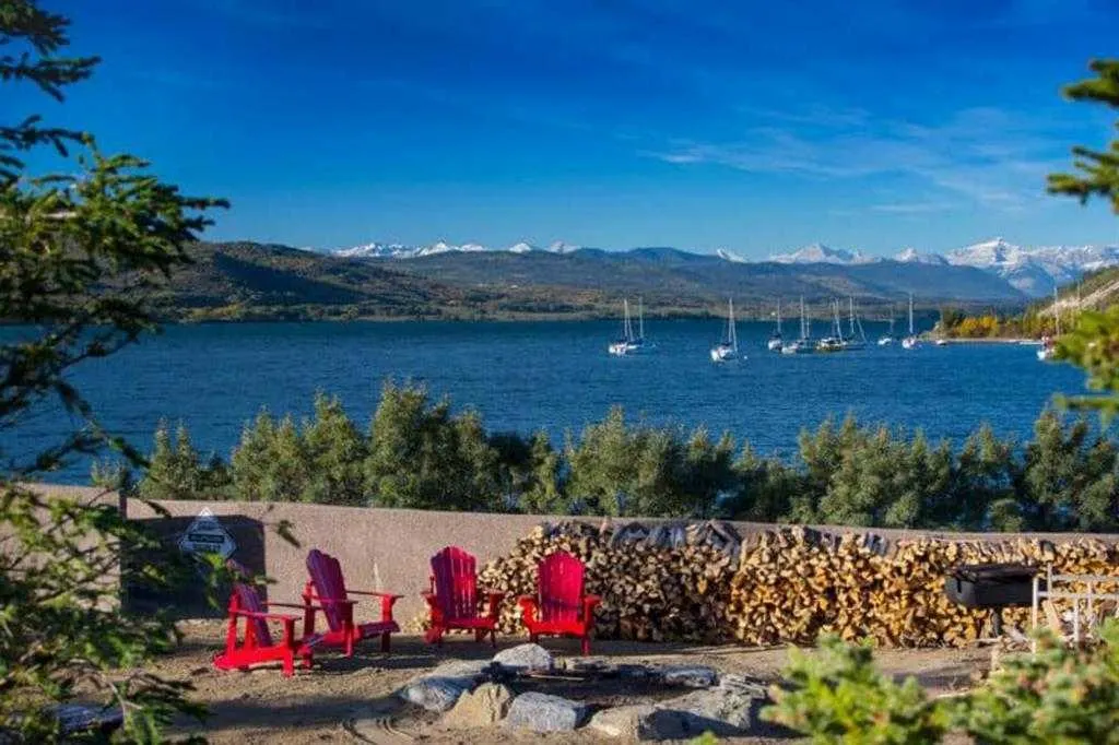 256 CottageClub Crescent