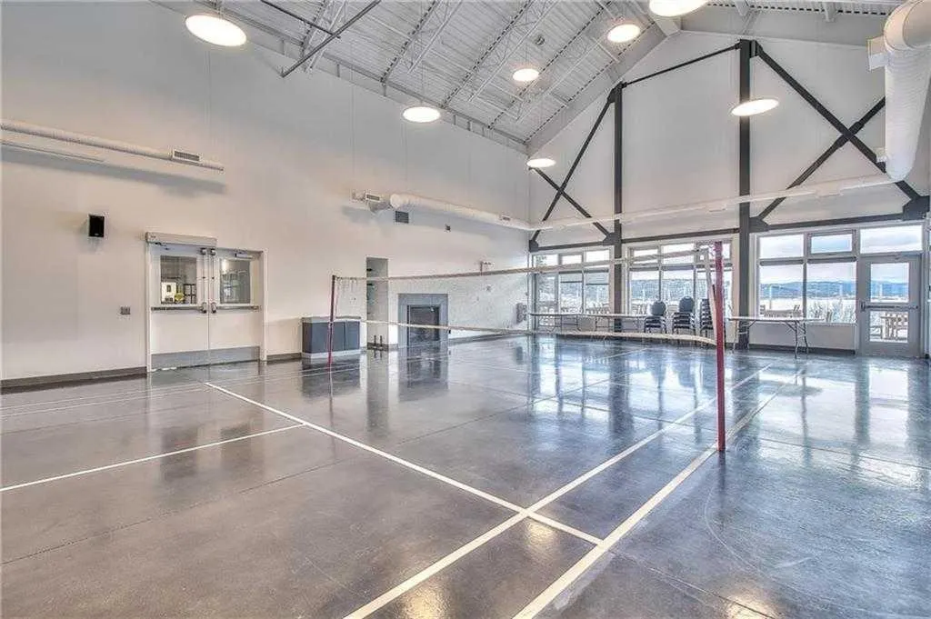 256 CottageClub Crescent