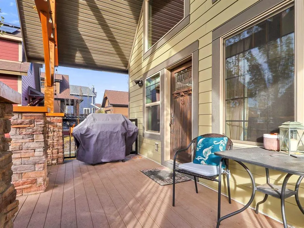 256 CottageClub Crescent