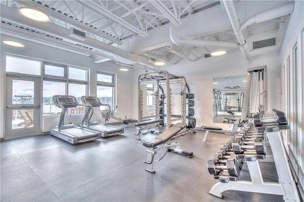 256 CottageClub Crescent