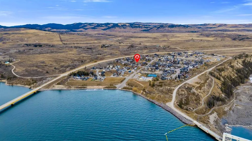 256 CottageClub Crescent