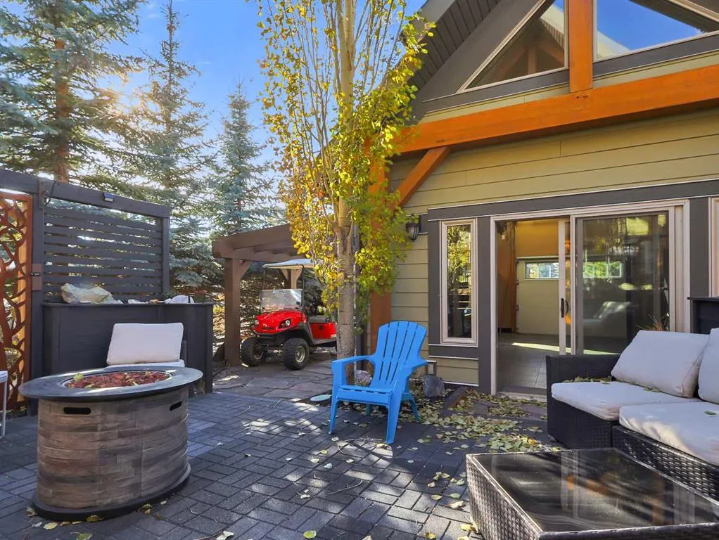 256 CottageClub Crescent