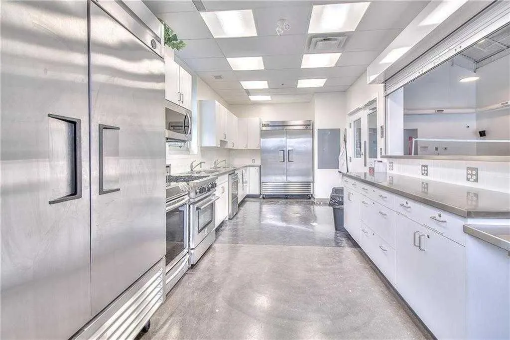 256 CottageClub Crescent