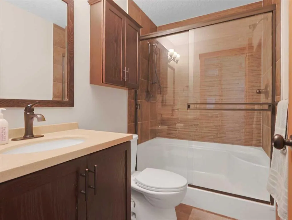 256 CottageClub Crescent