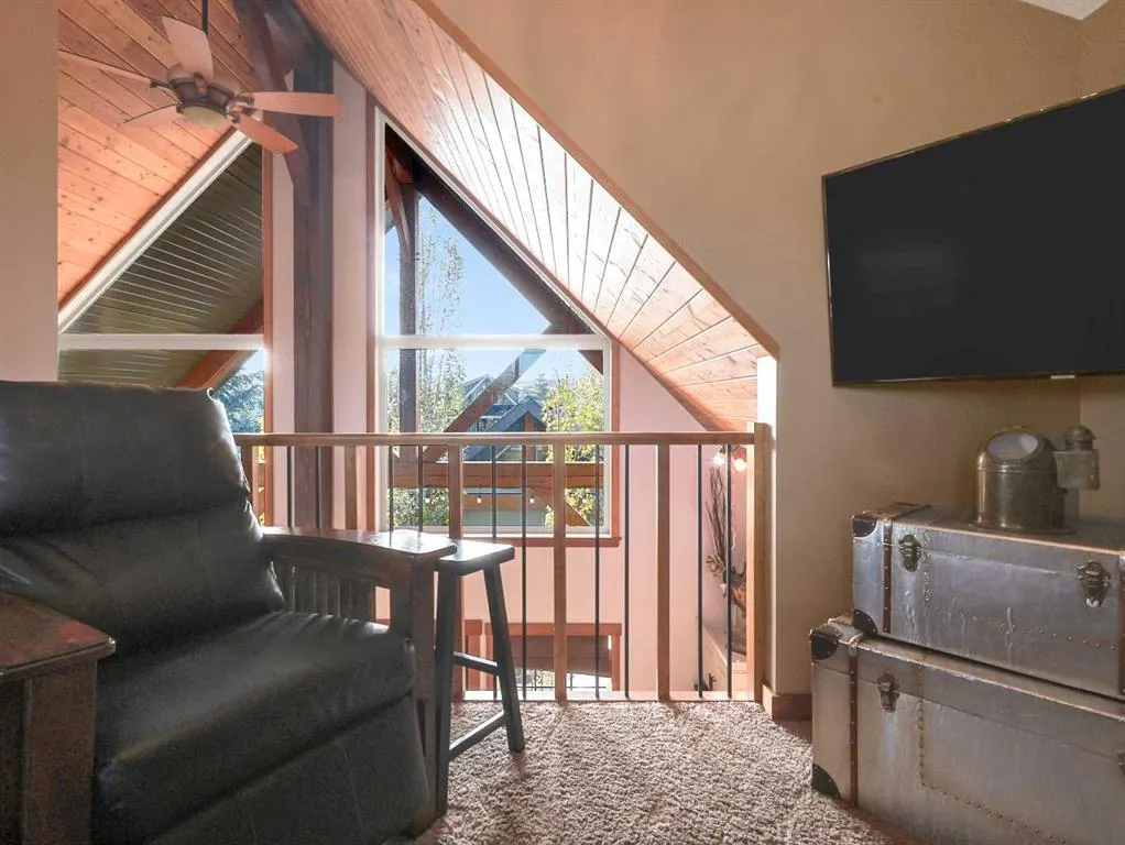 256 CottageClub Crescent