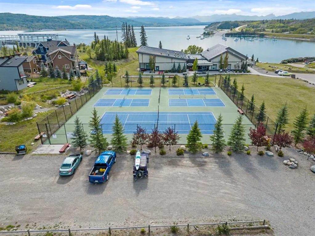 256 CottageClub Crescent