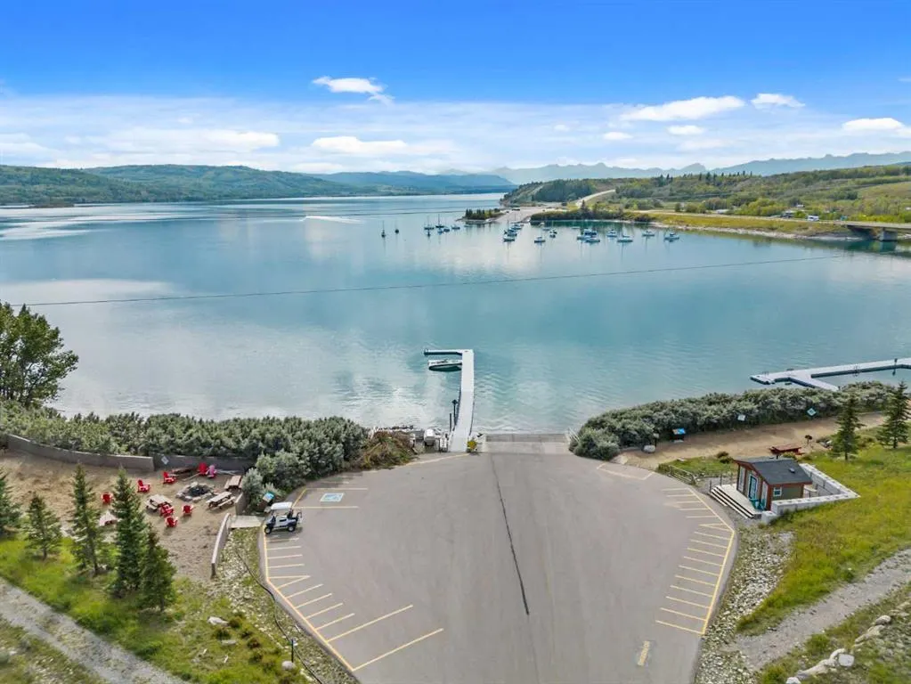 256 CottageClub Crescent