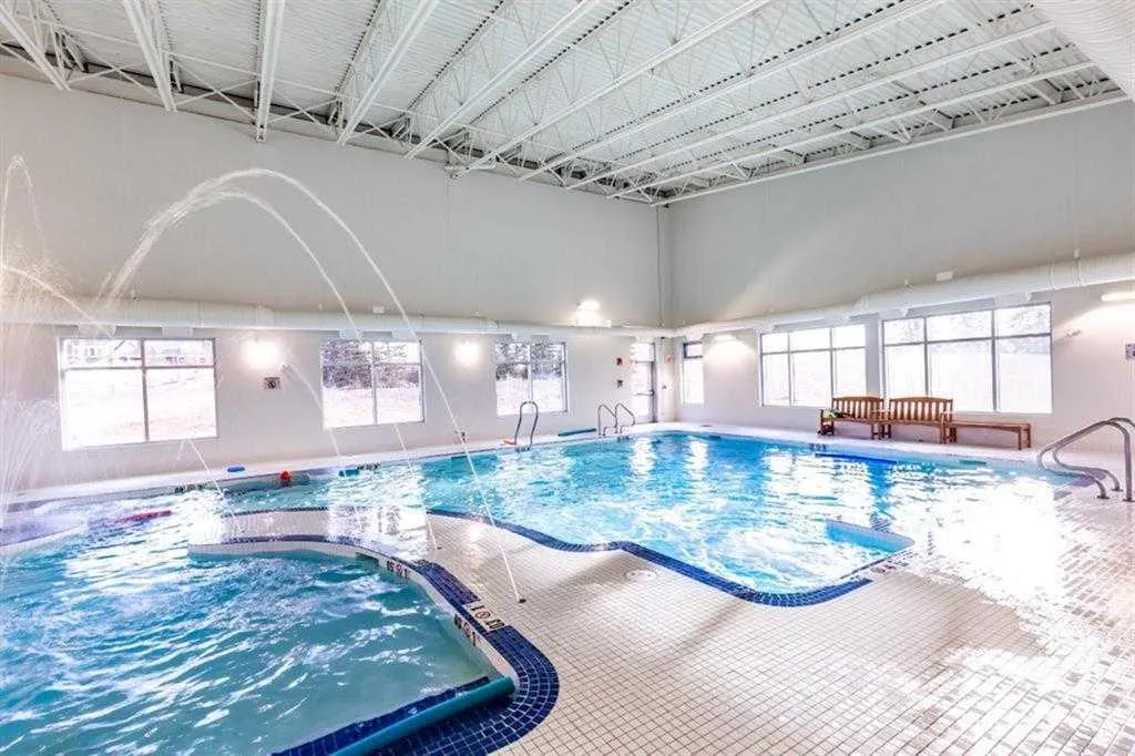 256 CottageClub Crescent