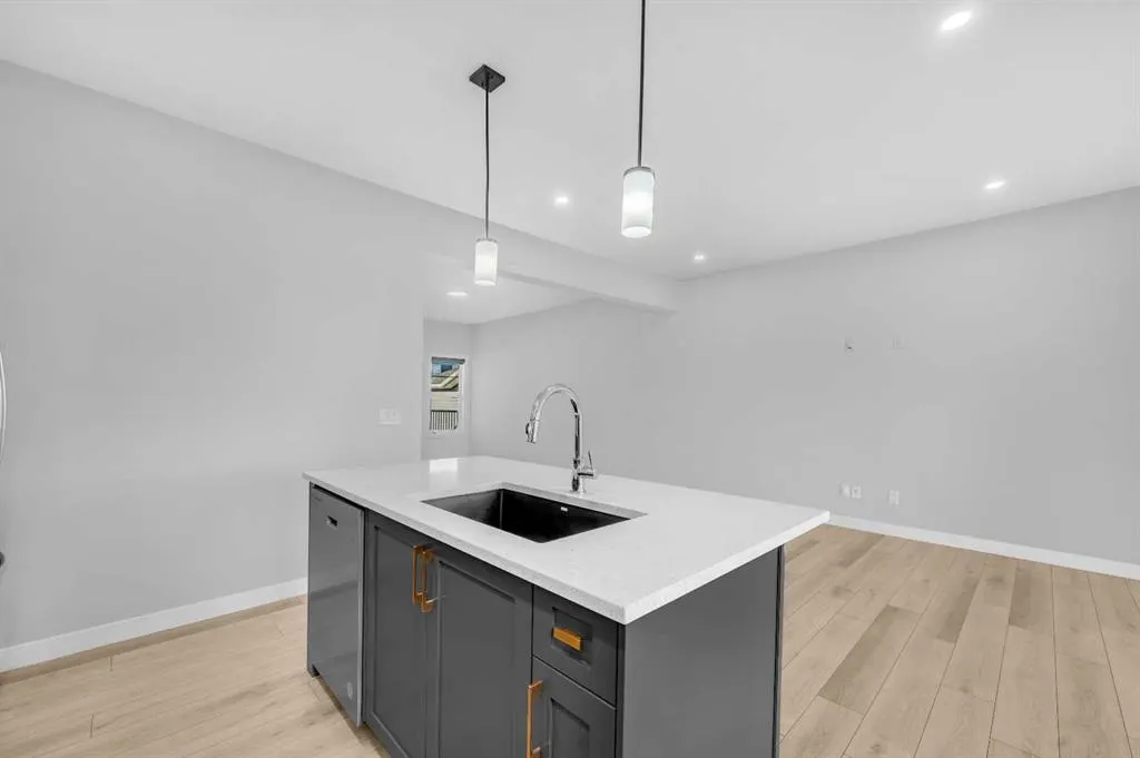 118 Homestead Park NE