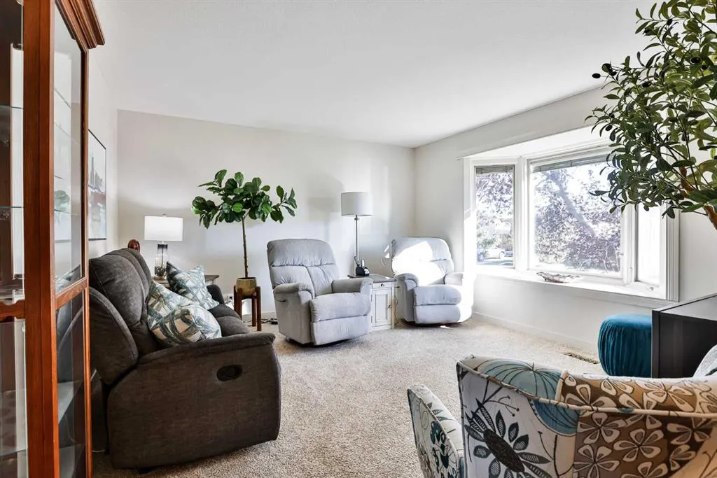 25 Selkirk Road W