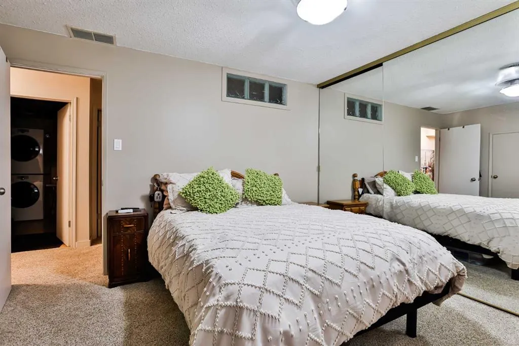 25 Selkirk Road W