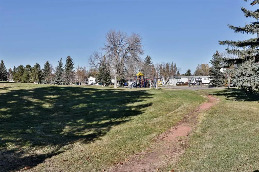25 Selkirk Road W