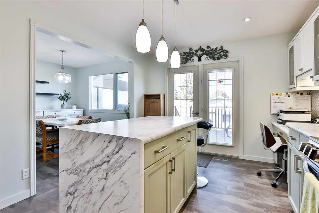 25 Selkirk Road W