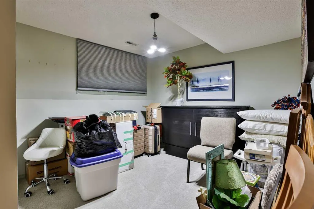25 Selkirk Road W