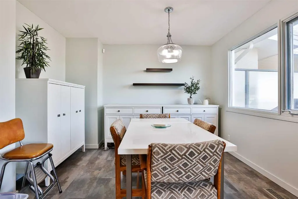 25 Selkirk Road W