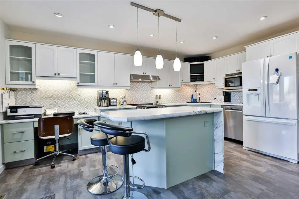 25 Selkirk Road W