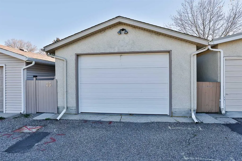 25 Selkirk Road W