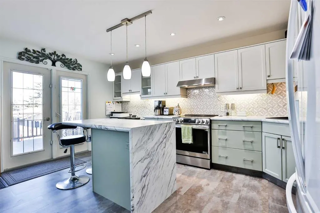 25 Selkirk Road W