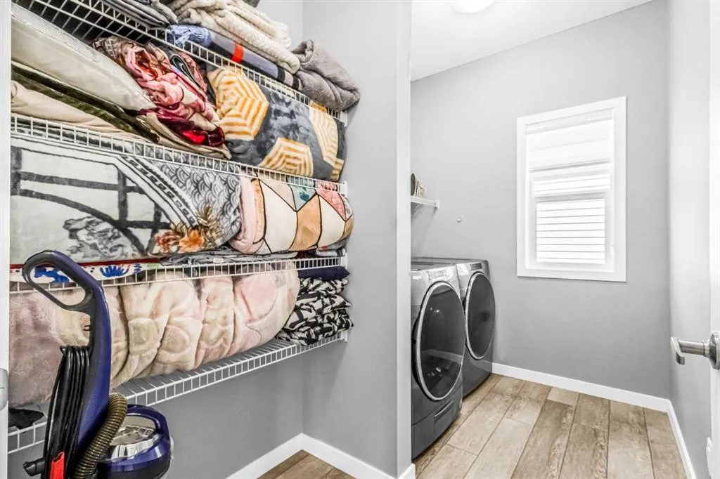 1036 Chinook Gate Heath SW