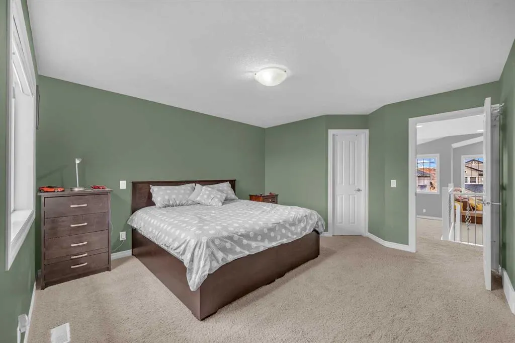 13112 Coventry Hills Way NE