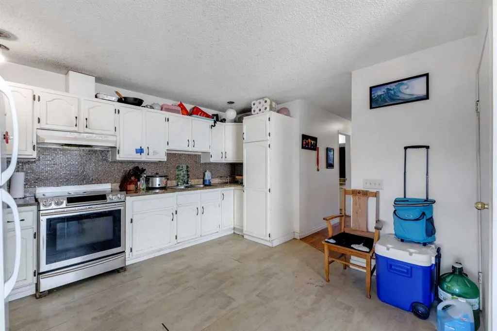 7 Castleridge Way NE