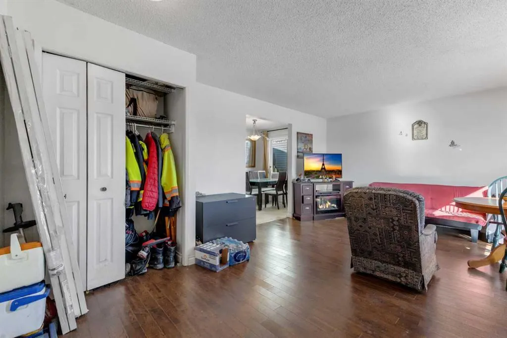 7 Castleridge Way NE