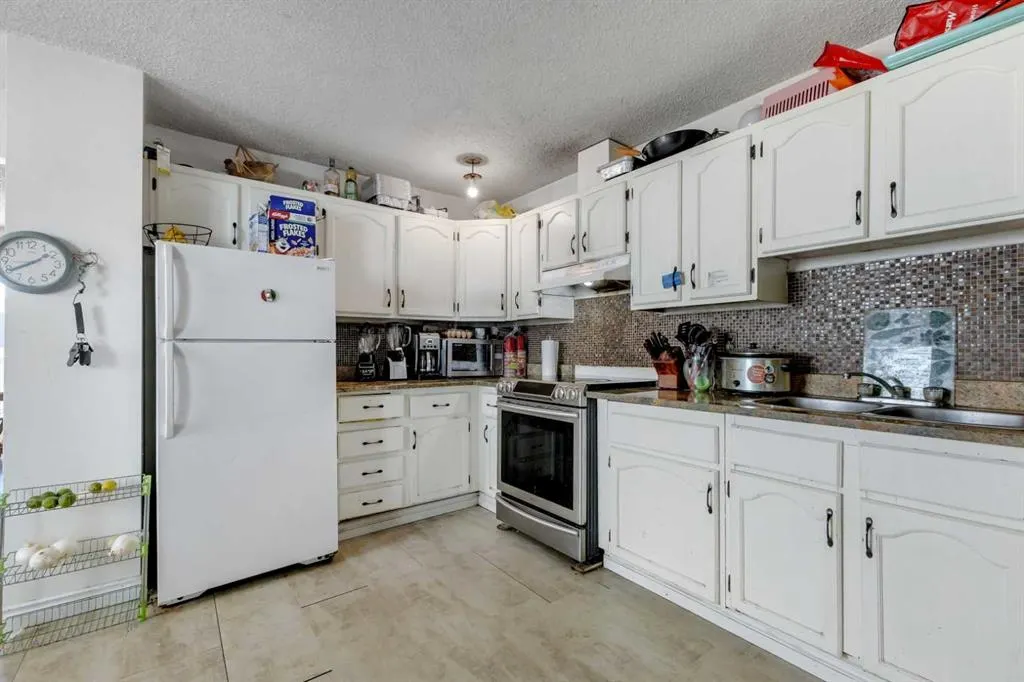 7 Castleridge Way NE