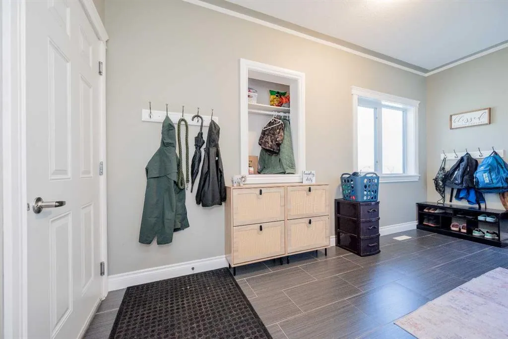 715051 85 Range Road, ##1