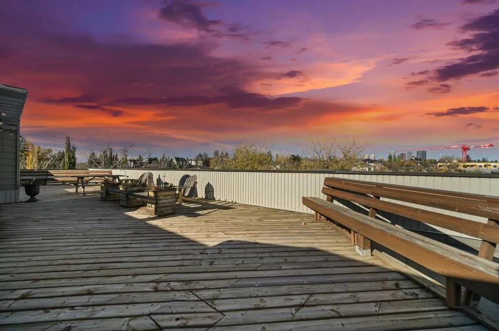 60 38A Avenue SW, #305