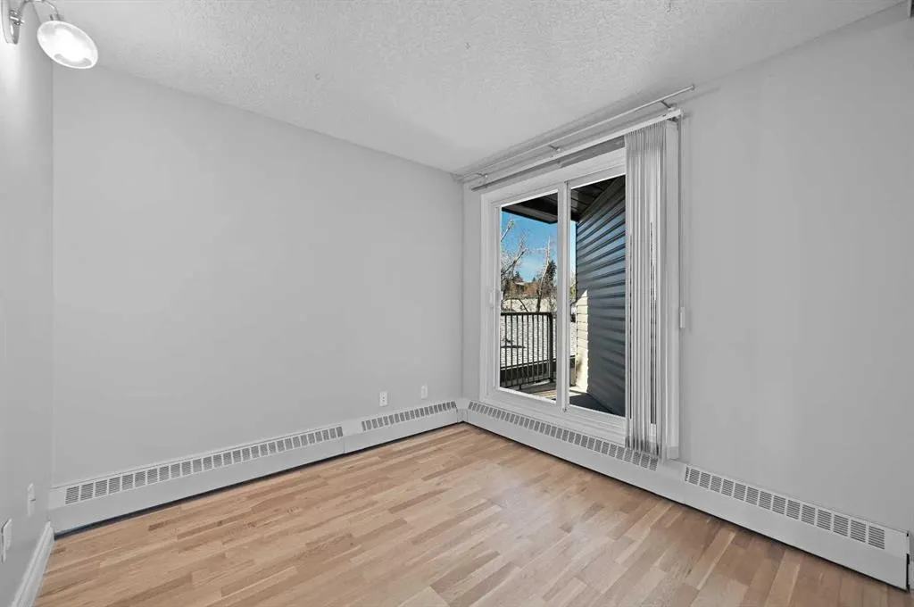 60 38A Avenue SW, #305