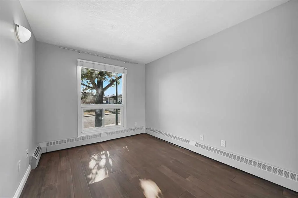 60 38A Avenue SW, #305