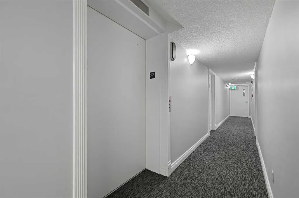 60 38A Avenue SW, #305