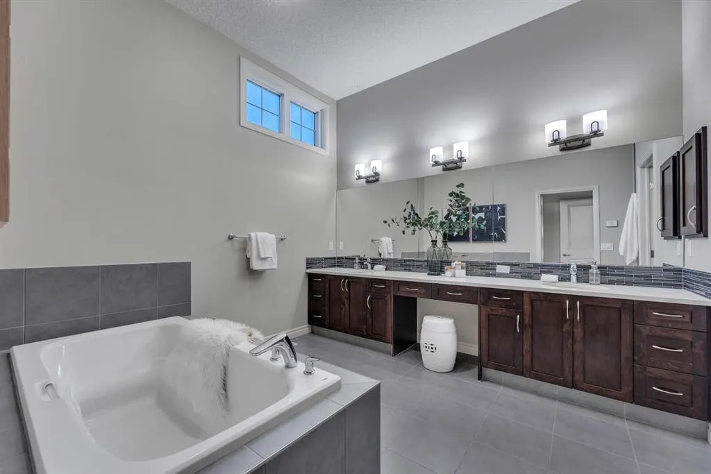 50 Masters Avenue SE