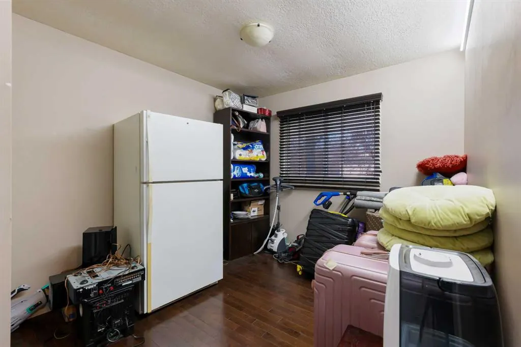 419 Whiteview Close NE