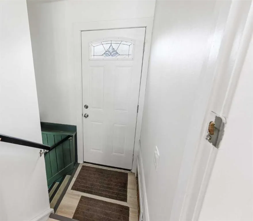 419 Whiteview Close NE