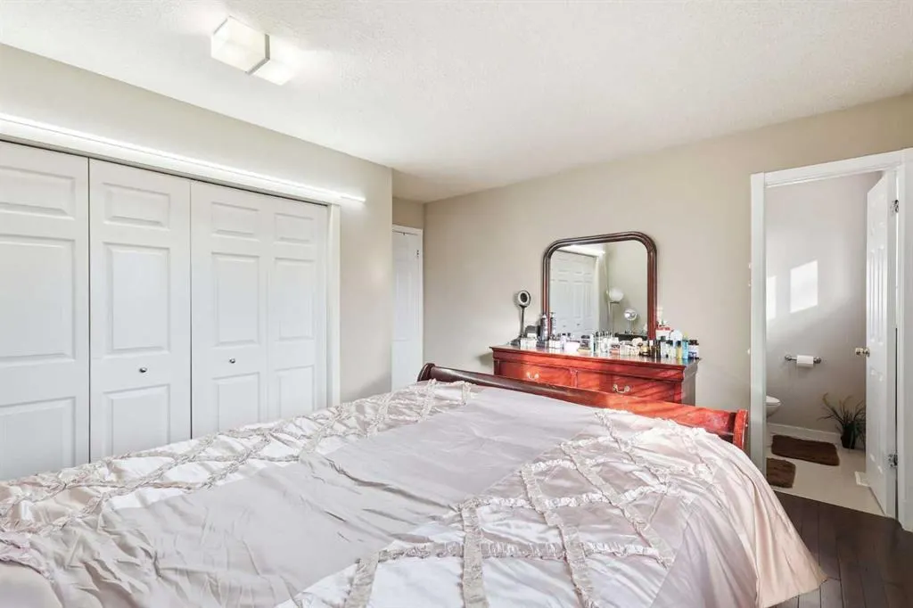 419 Whiteview Close NE