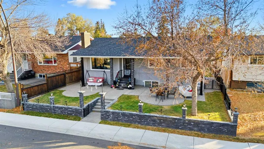 419 Whiteview Close NE