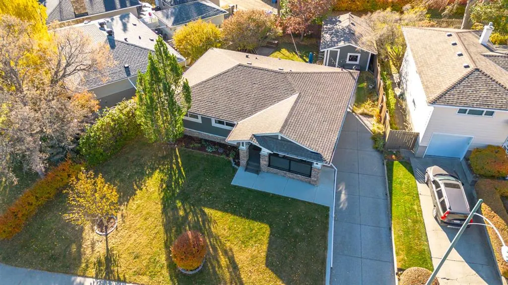 89 Woodlark Drive SW
