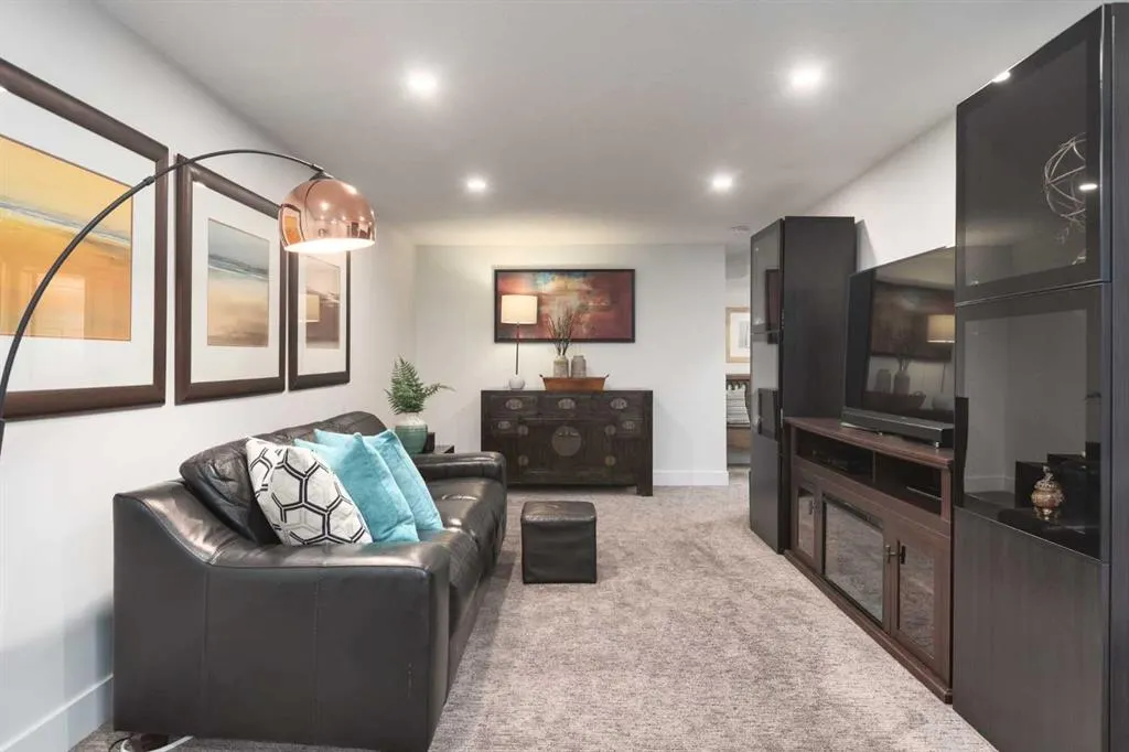 89 Woodlark Drive SW