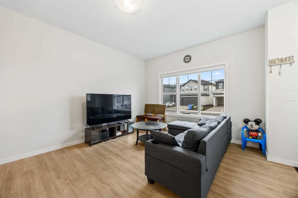 288 Cornerbrook Drive NE